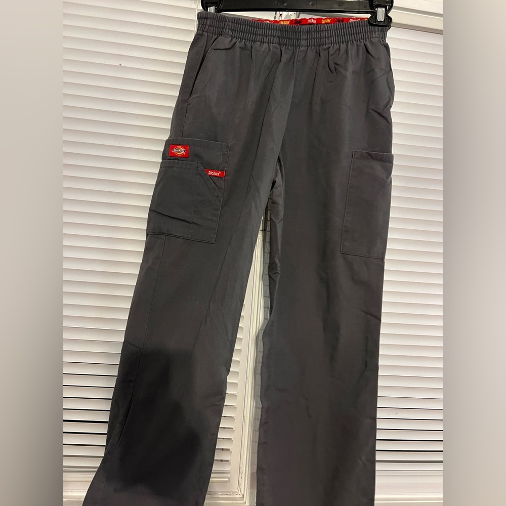 Women’s Dickies scrub pants- Petite S